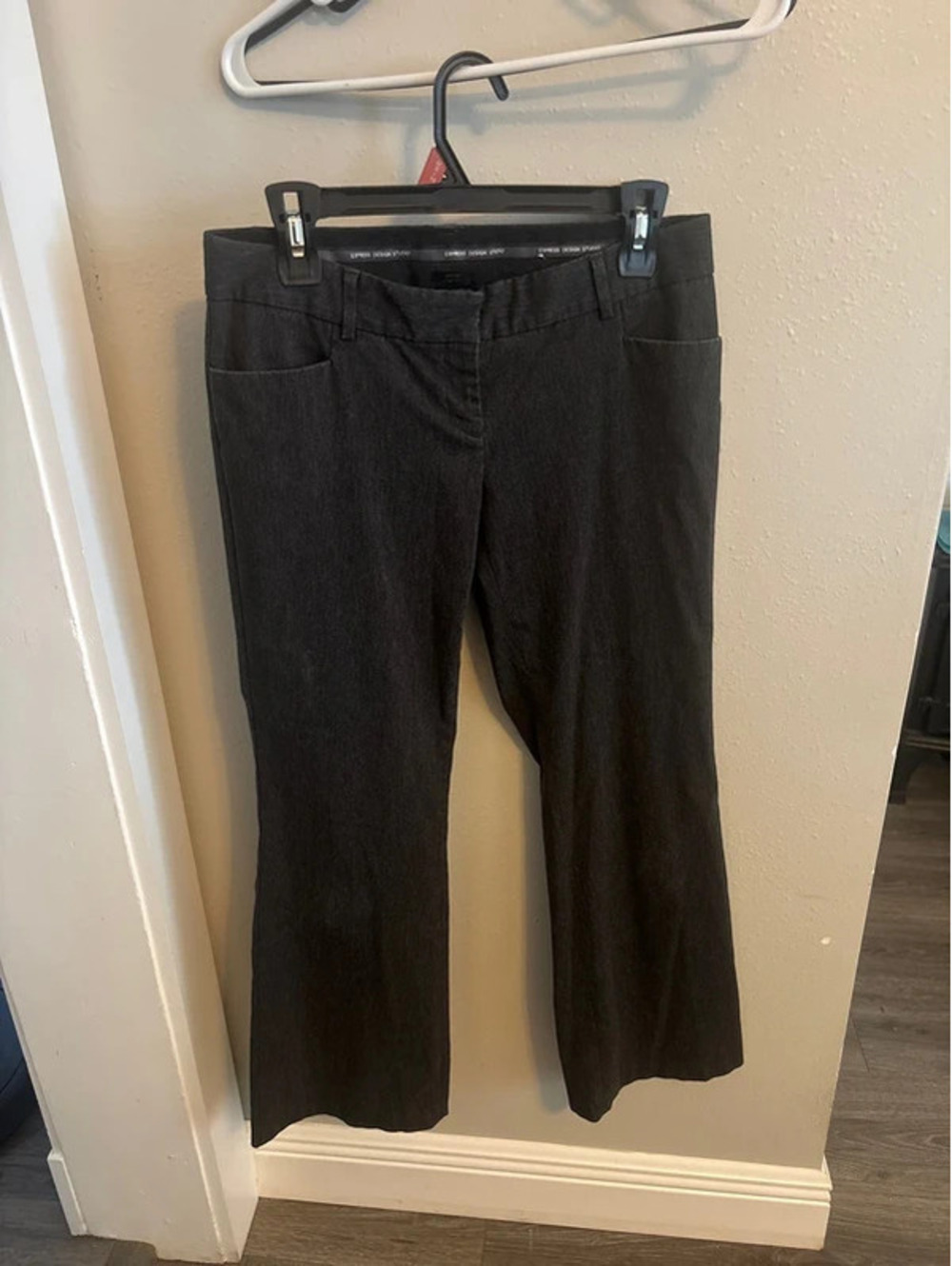 Express design studio size 4 gray boot cut dress pants
